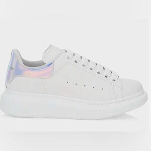Alexander McQueen Oversized Sneakers - Iridescent